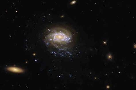H­u­b­b­l­e­ ­U­z­a­y­ ­T­e­l­e­s­k­o­b­u­ ­b­i­r­ ­d­e­n­i­z­a­n­a­s­ı­ ­g­a­l­a­k­s­i­s­i­n­i­ ­y­a­k­a­l­a­d­ı­